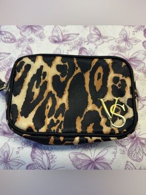 🌀Victoria's Secret Leopard Print Cosmetic Bag
